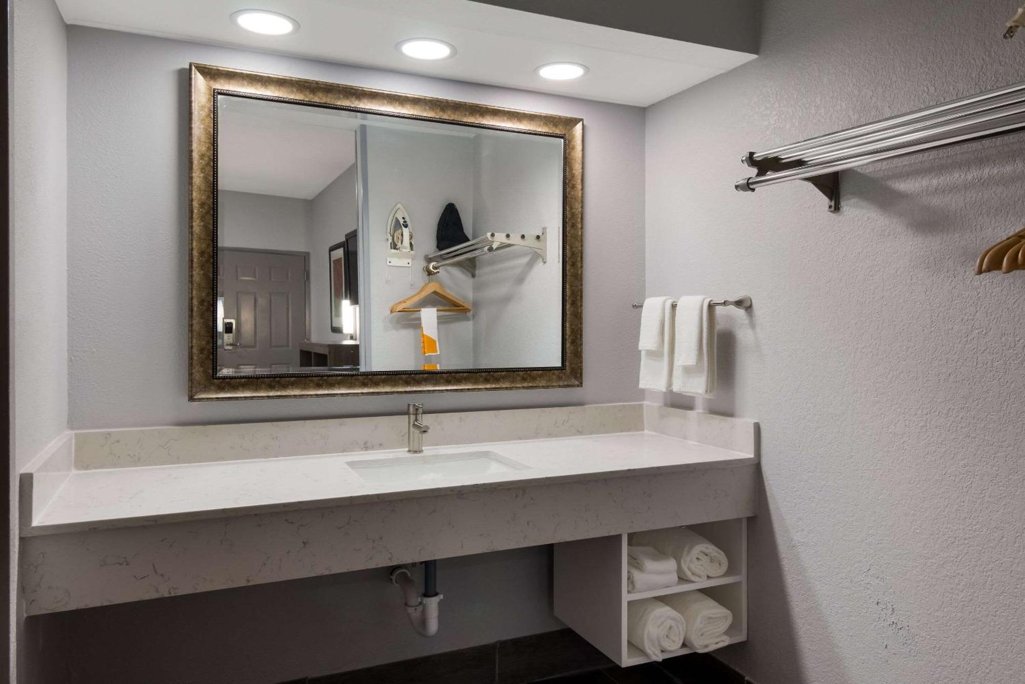 Quality Inn Near Casinos And Convention Center Bossier City Zewnętrze zdjęcie